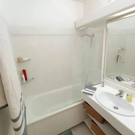 2p 42m² Terrasse / Piscine / Clim / ! Apartment